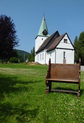 Kirchenbank in Elbrinxen